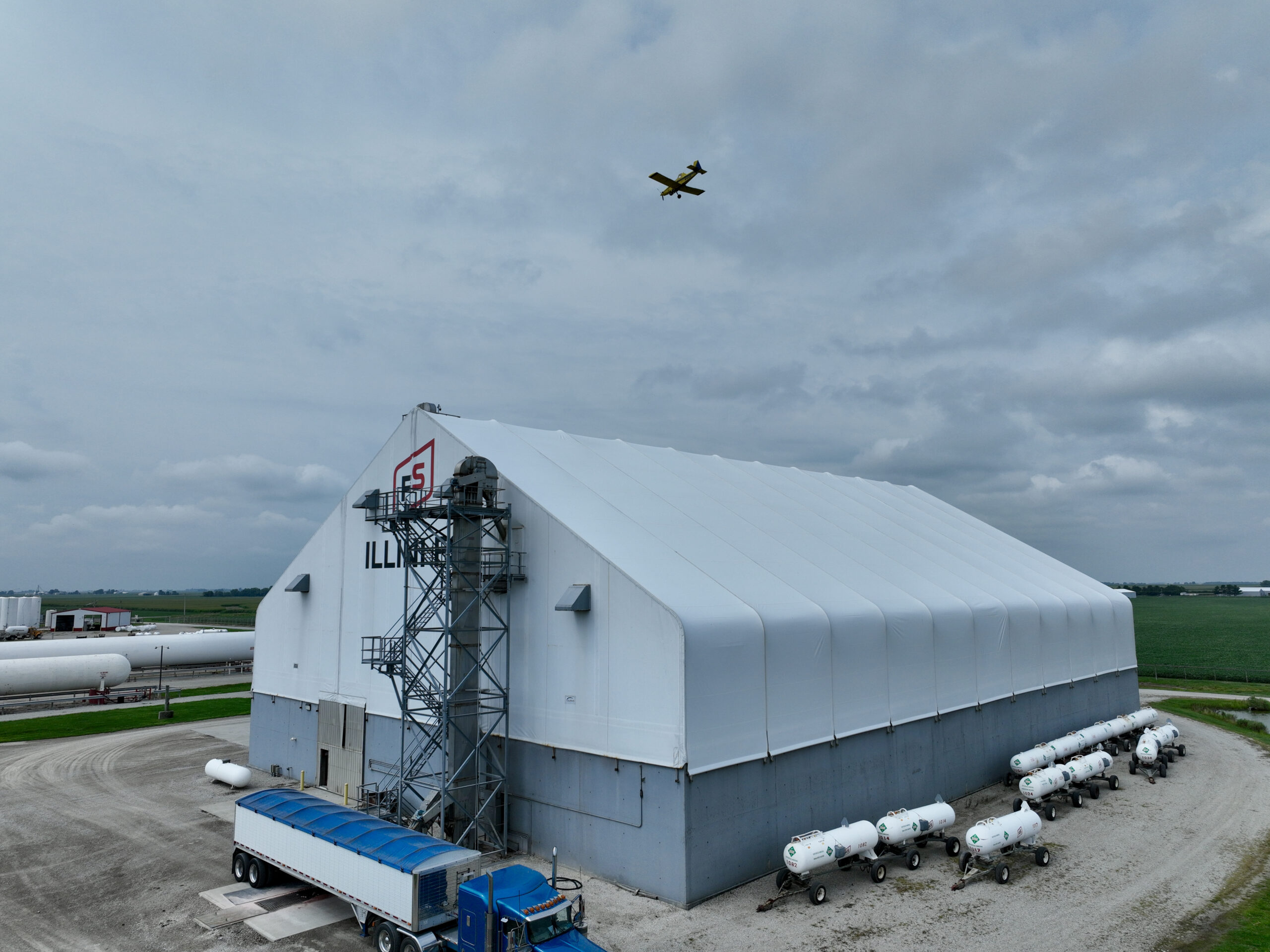 VP-Series-120x176_fert_front_exterior1-scaled