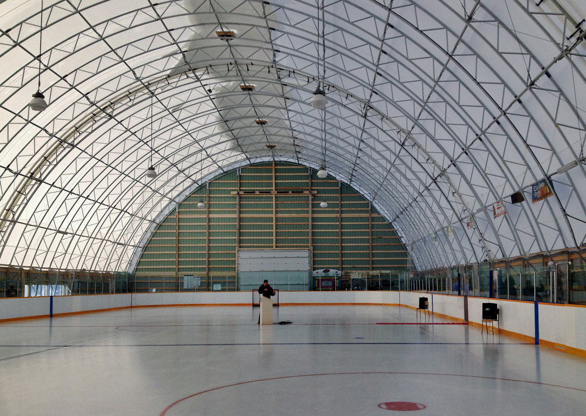 Patinoires réfrigérées, communautés douillettes : toile Structures pour les loisirs d'hiver